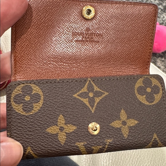 Authentic Key holder! Excellent condition!!!! - Picture 10 of 15